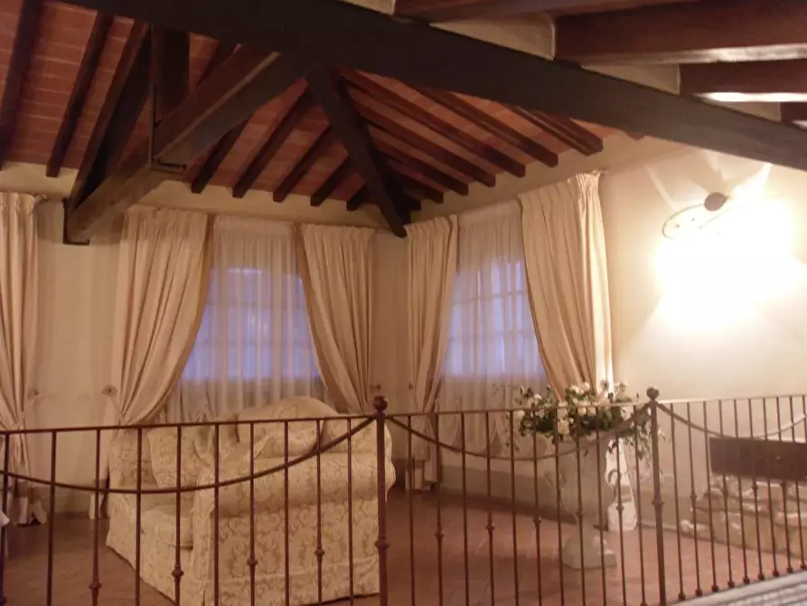 Immagine 4 di Villa in vendita  a Buti