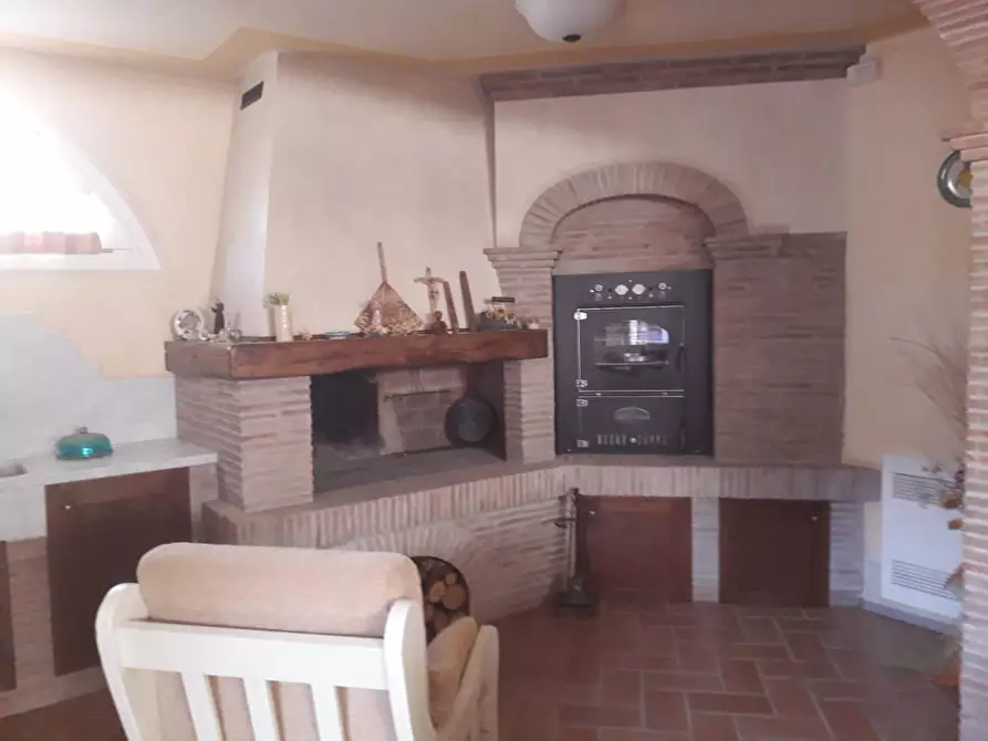 Immagine 7 di Villa in vendita  a Buti