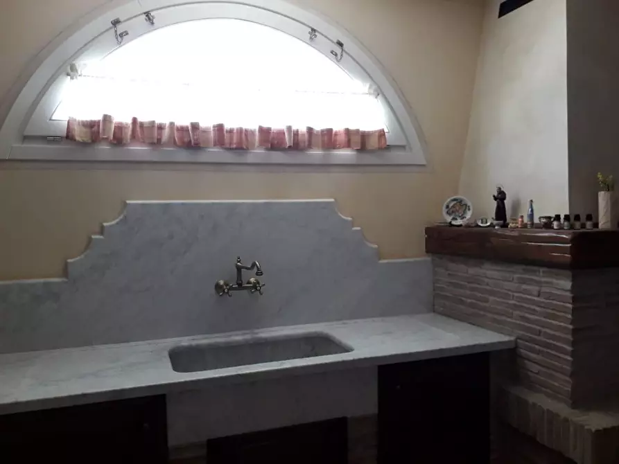 Immagine 9 di Villa in vendita  a Buti