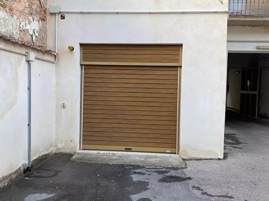 Immagine 7 di Locale commerciale in vendita  a Livorno