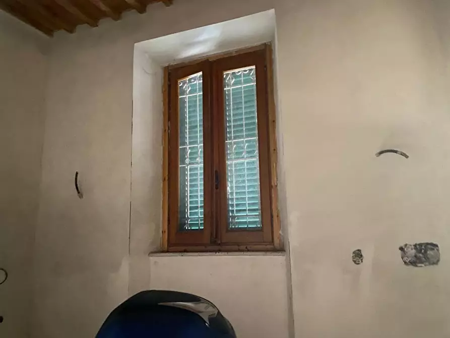 Immagine 3 di Locale commerciale in vendita  a Livorno