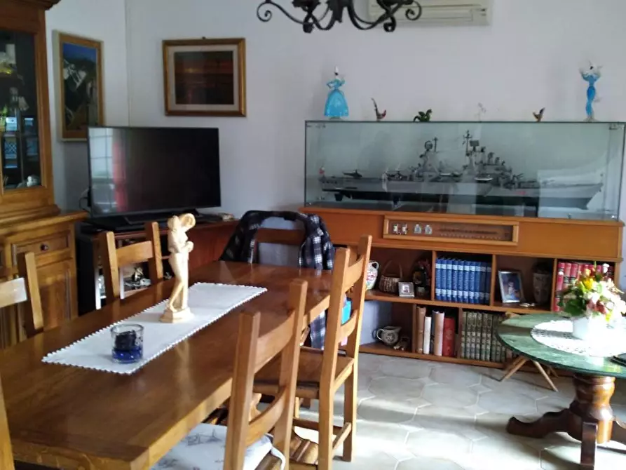 Immagine 3 di Appartamento in vendita  a Massa