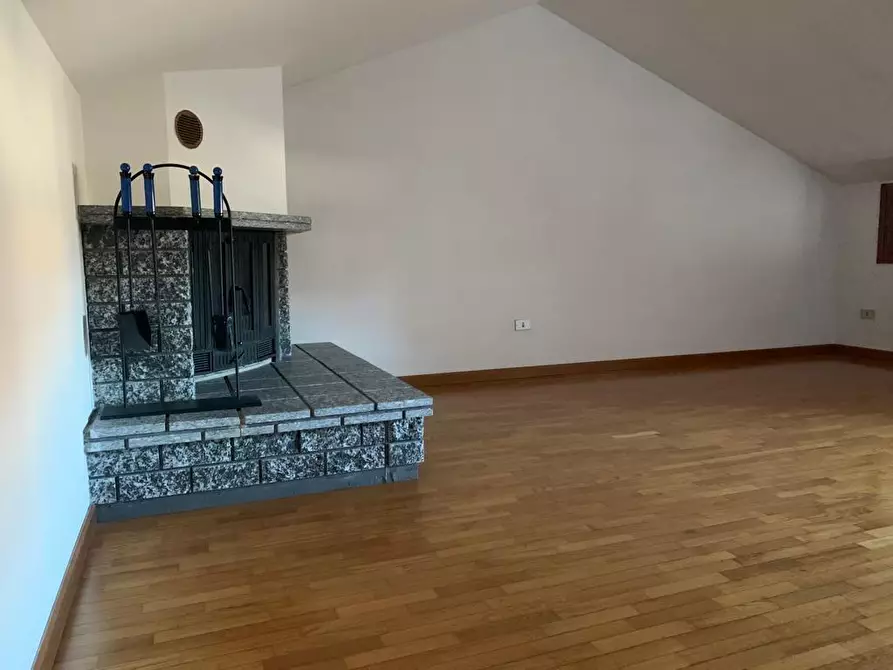 Immagine 2 di Mansarda in vendita  a Empoli