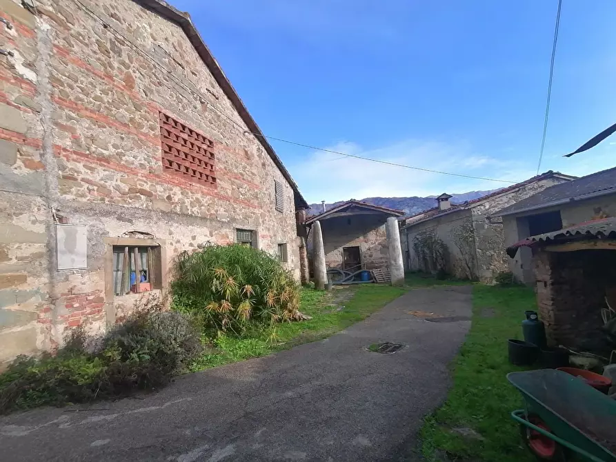 Immagine 28 di Rustico / casale in vendita  a Gallicano