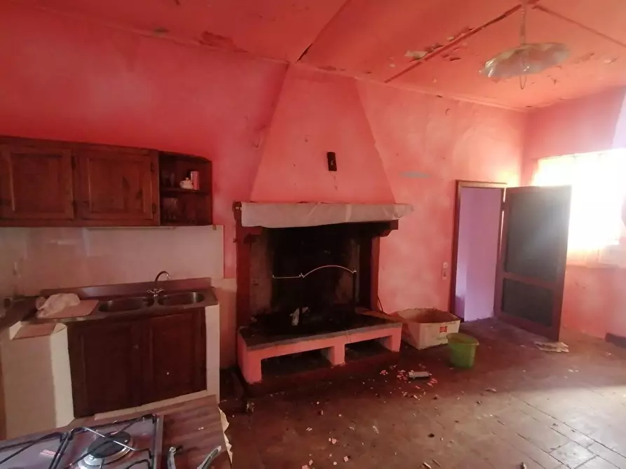 Immagine 18 di Rustico / casale in vendita  a Gallicano