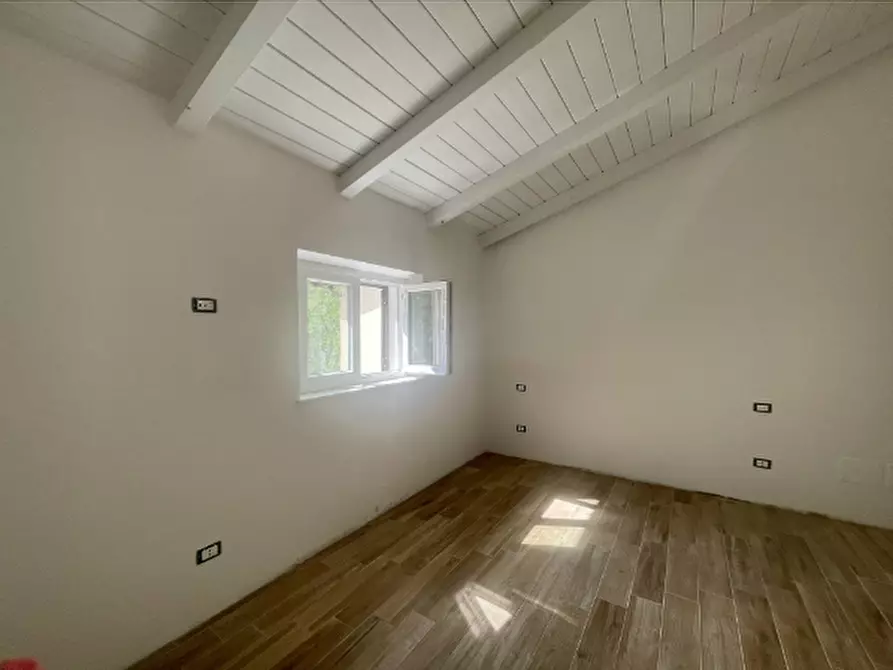 Immagine 18 di Villetta a schiera in vendita  a Aulla