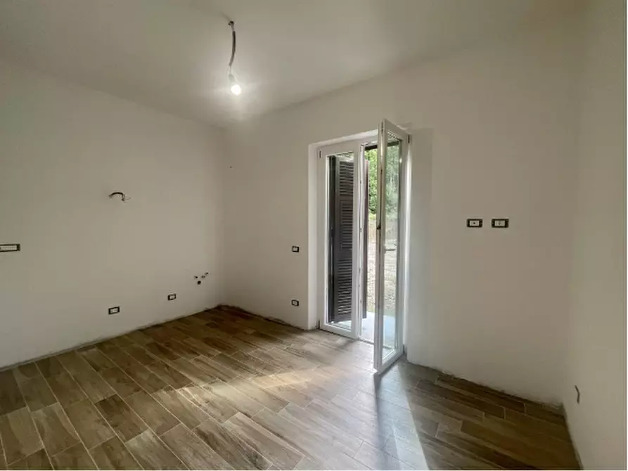 Immagine 7 di Villetta a schiera in vendita  a Aulla