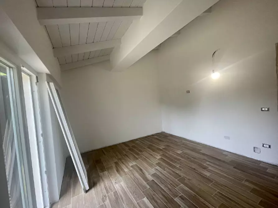 Immagine 13 di Villetta a schiera in vendita  a Aulla