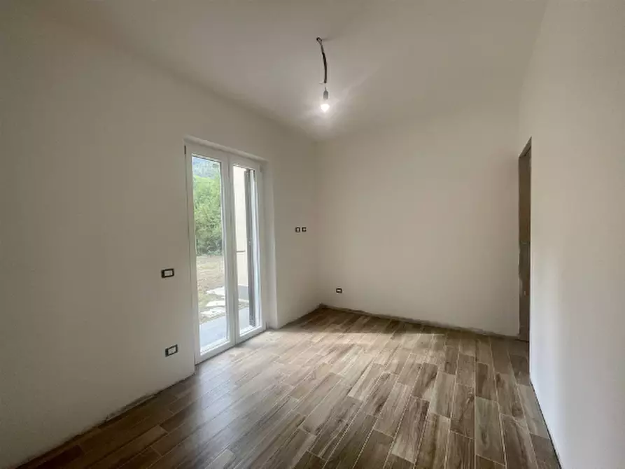 Immagine 8 di Villetta a schiera in vendita  a Aulla