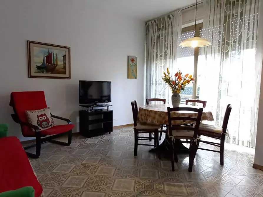 Immagine 2 di Appartamento in affitto  a Camaiore