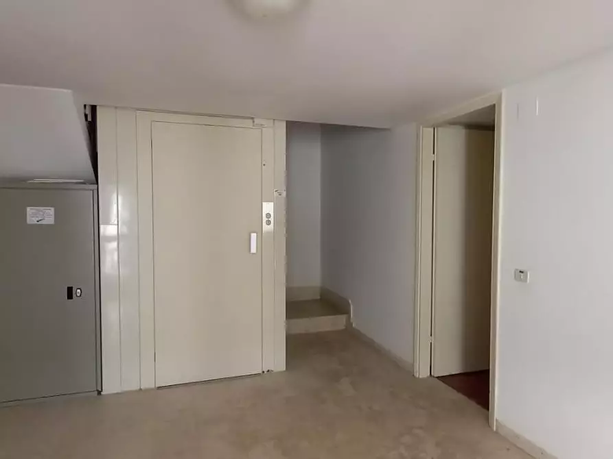 Immagine 8 di Appartamento in affitto  a Camaiore