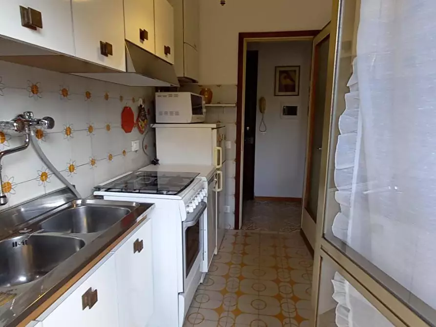 Immagine 11 di Appartamento in affitto  a Camaiore