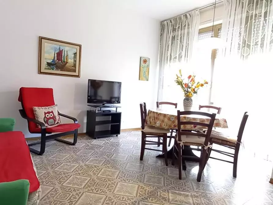 Immagine 1 di Appartamento in affitto  a Camaiore