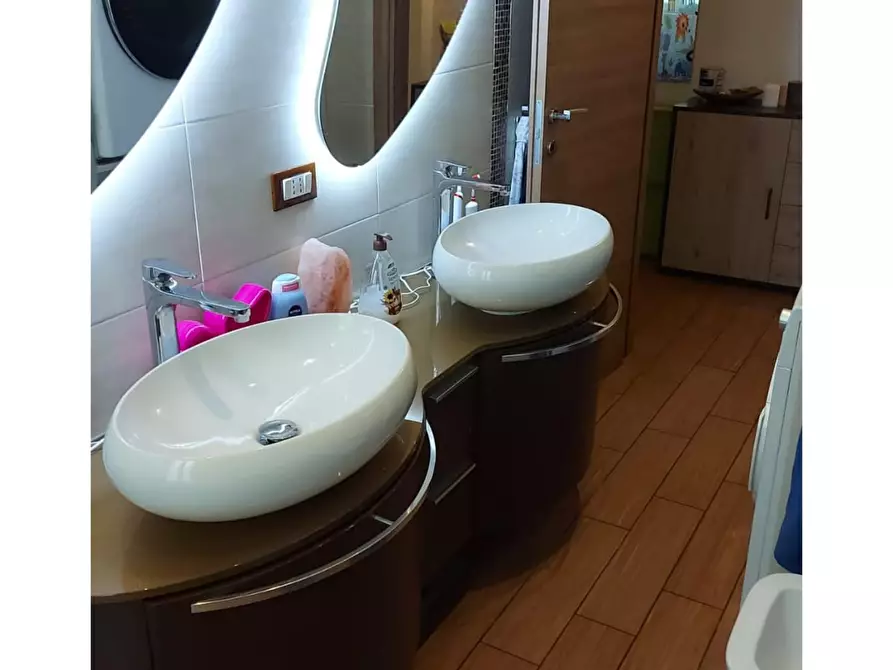 Immagine 16 di Appartamento in vendita  a Livorno