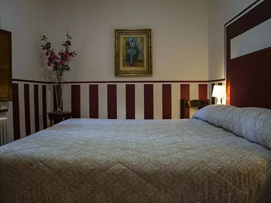 Immagine 25 di Casa colonica in vendita  a Larciano