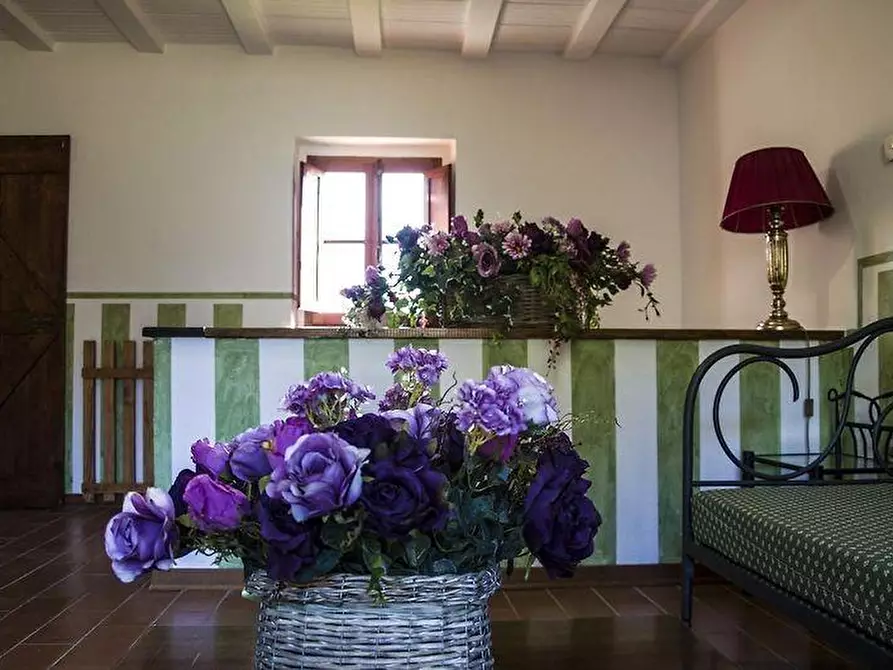 Immagine 29 di Casa colonica in vendita  a Larciano