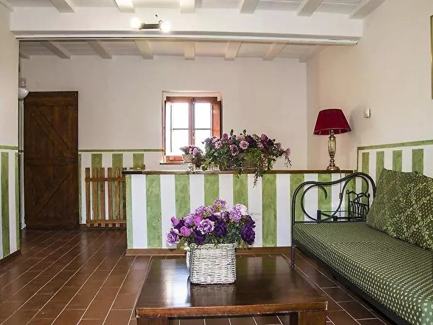 Immagine 32 di Casa colonica in vendita  a Larciano
