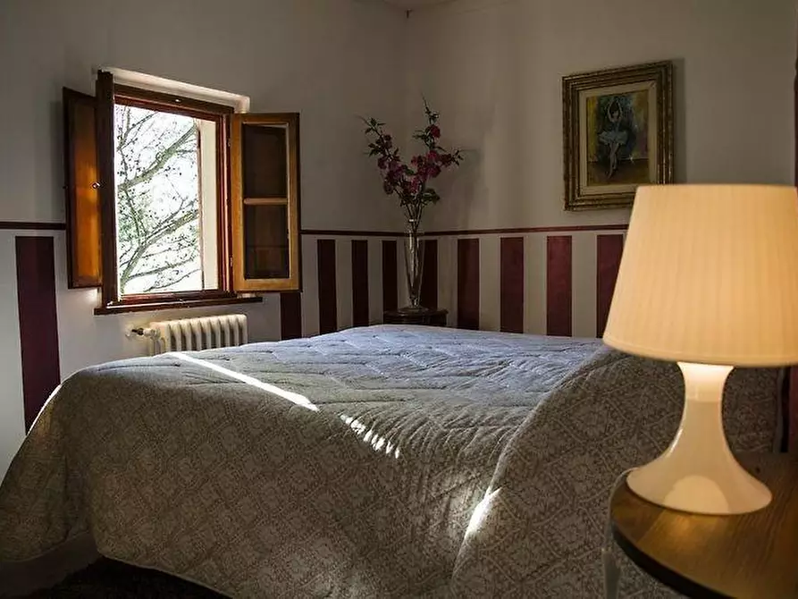 Immagine 35 di Casa colonica in vendita  a Larciano