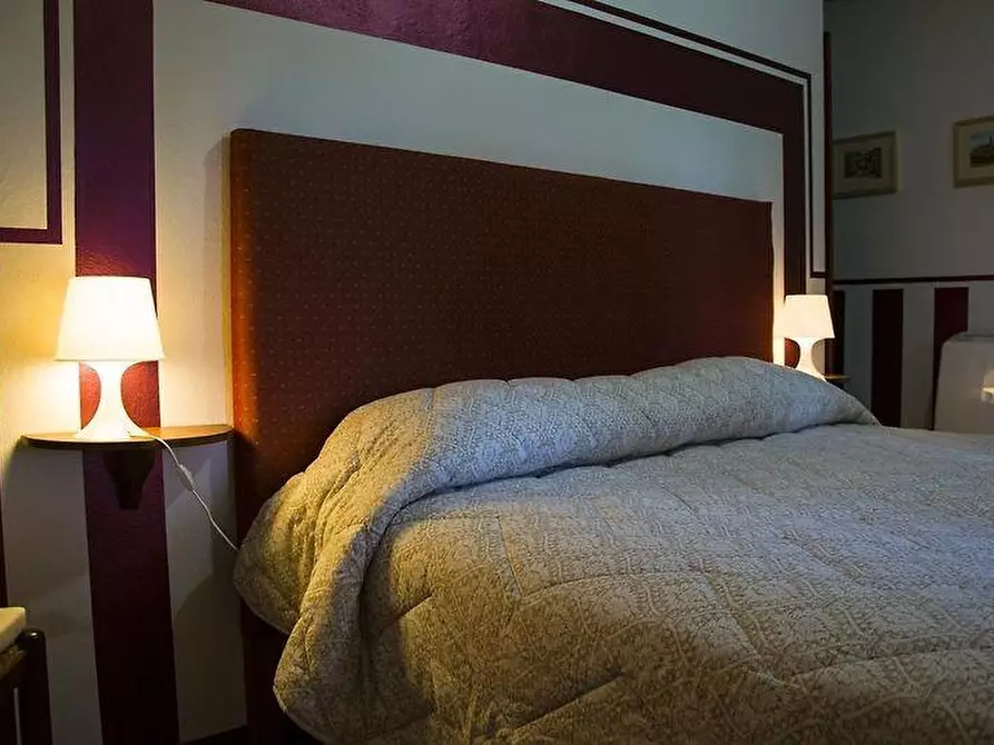 Immagine 34 di Casa colonica in vendita  a Larciano