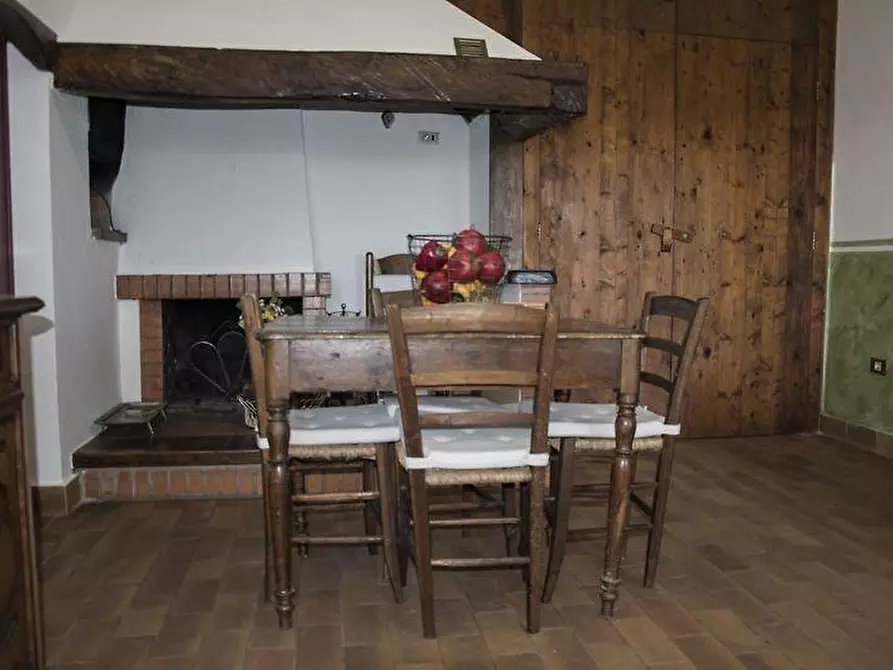 Immagine 30 di Casa colonica in vendita  a Larciano