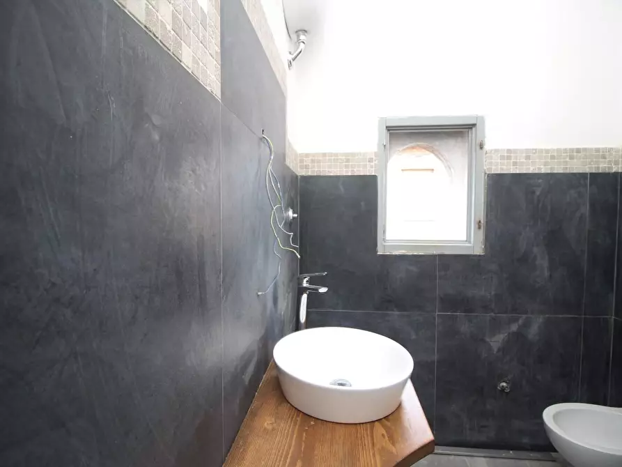 Immagine 10 di Appartamento in vendita  a Siena