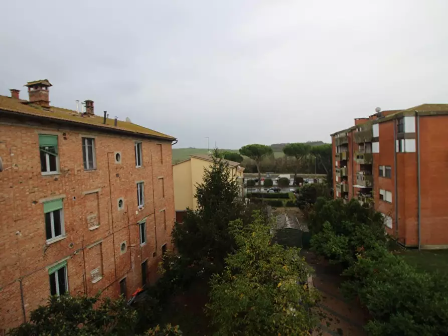 Immagine 13 di Appartamento in vendita  a Siena