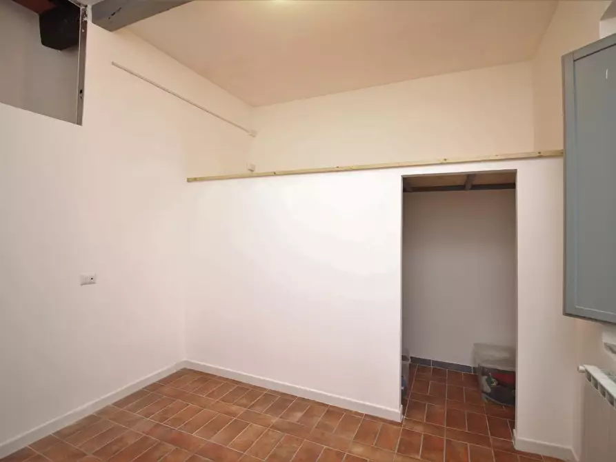 Immagine 6 di Appartamento in vendita  a Siena