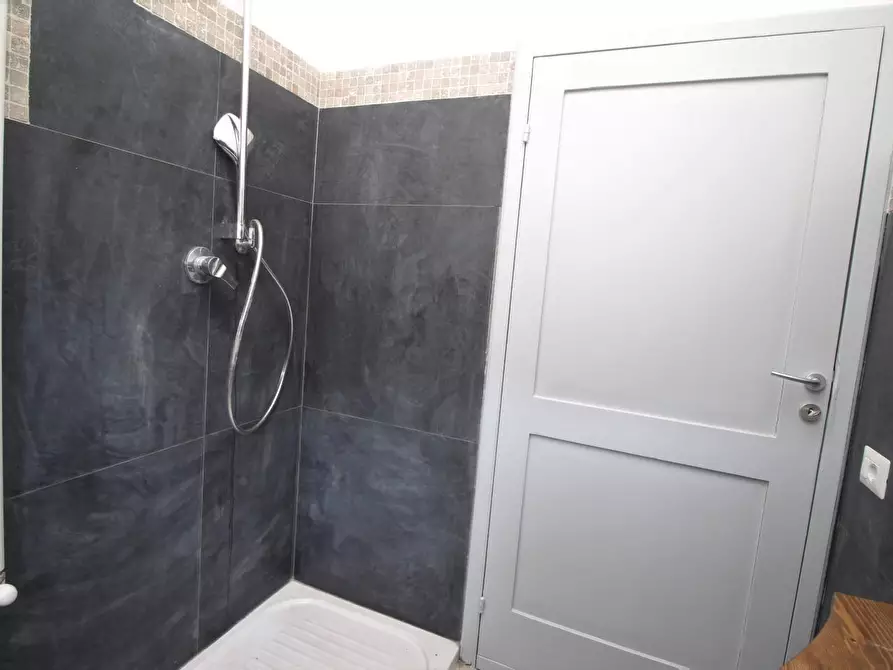 Immagine 12 di Appartamento in vendita  a Siena