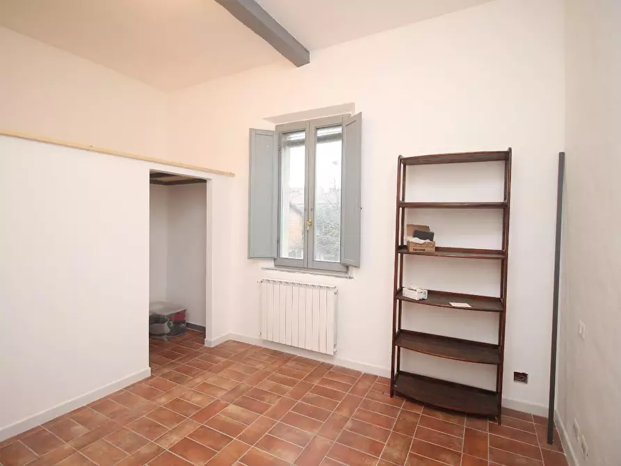 Immagine 4 di Appartamento in vendita  a Siena