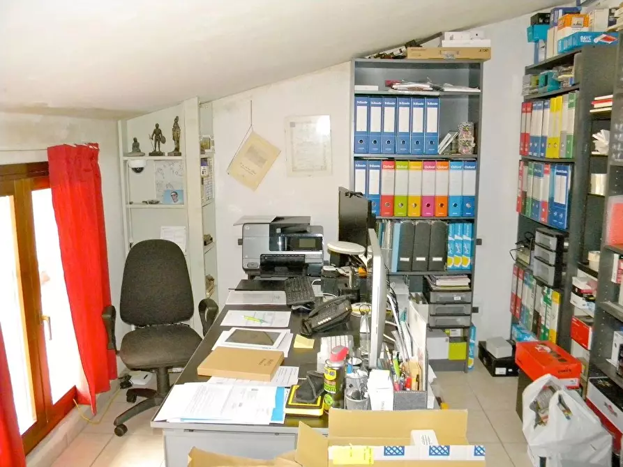 Immagine 17 di Casa bifamiliare in vendita  a Pontedera