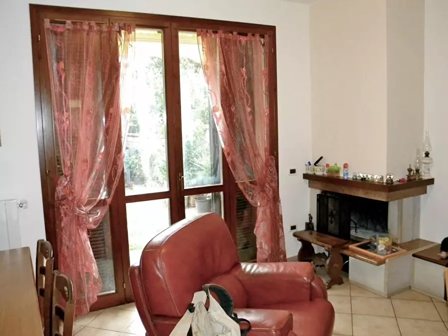 Immagine 3 di Casa bifamiliare in vendita  a Pontedera