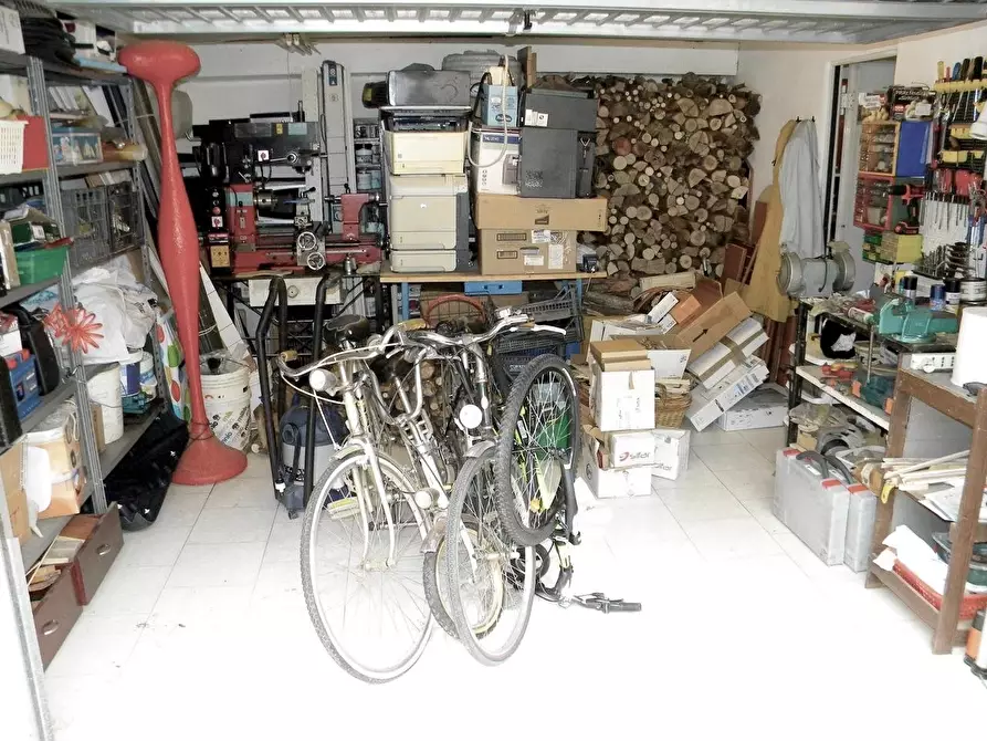 Immagine 22 di Casa bifamiliare in vendita  a Pontedera