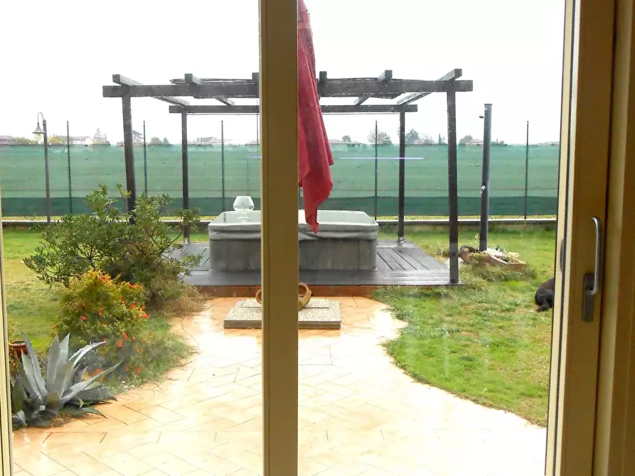 Immagine 5 di Villa in vendita  a Santa Maria A Monte