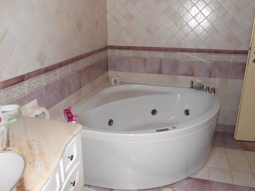 Immagine 10 di Villa in vendita  a Santa Maria A Monte