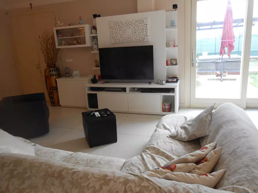 Immagine 17 di Villa in vendita  a Santa Maria A Monte