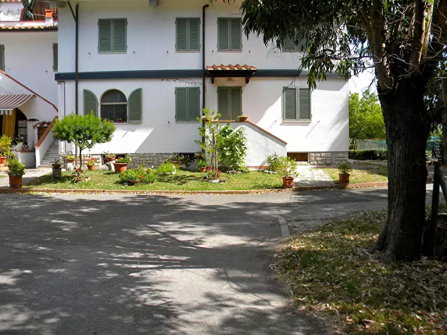 Immagine 17 di Porzione di casa in vendita  a Pisa