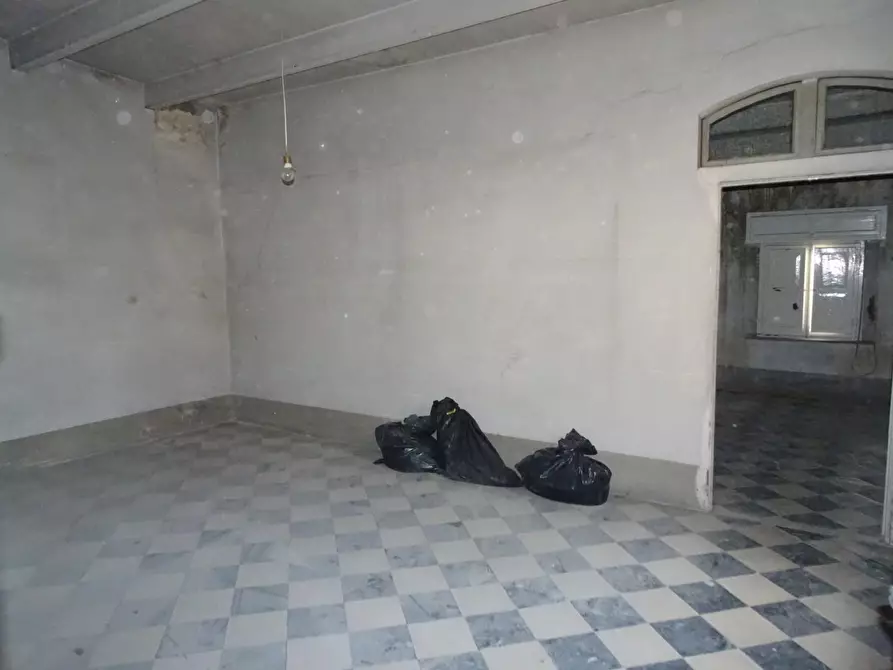 Immagine 14 di Palazzo in vendita  a Pontedera