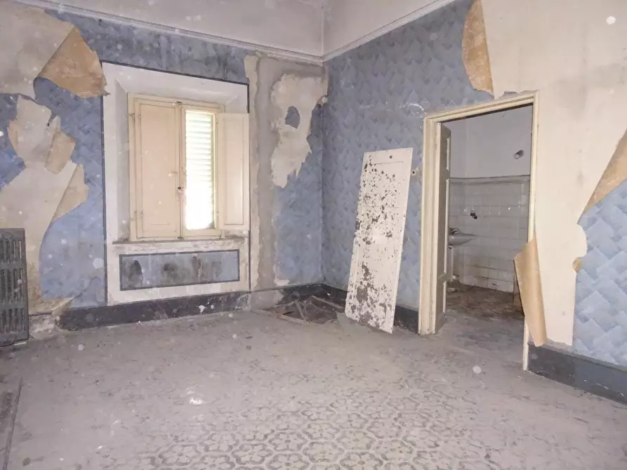 Immagine 11 di Palazzo in vendita  a Pontedera