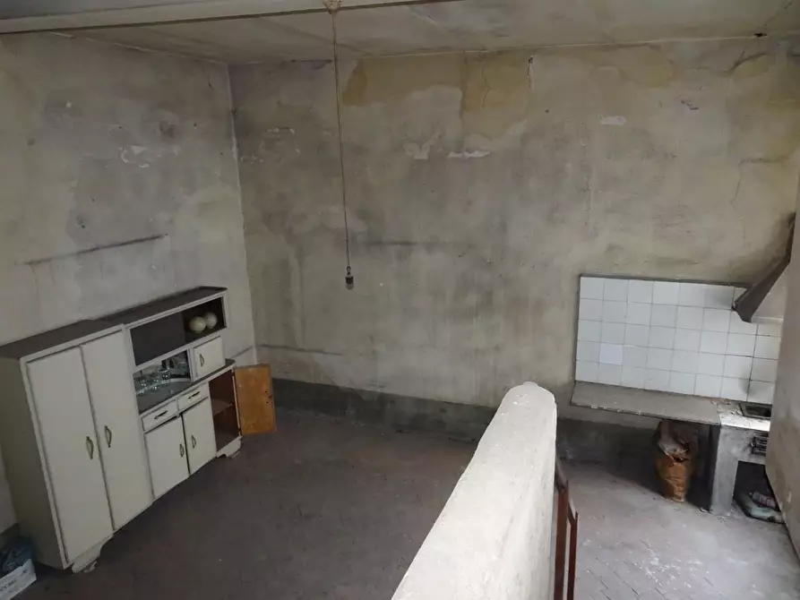 Immagine 7 di Palazzo in vendita  a Pontedera