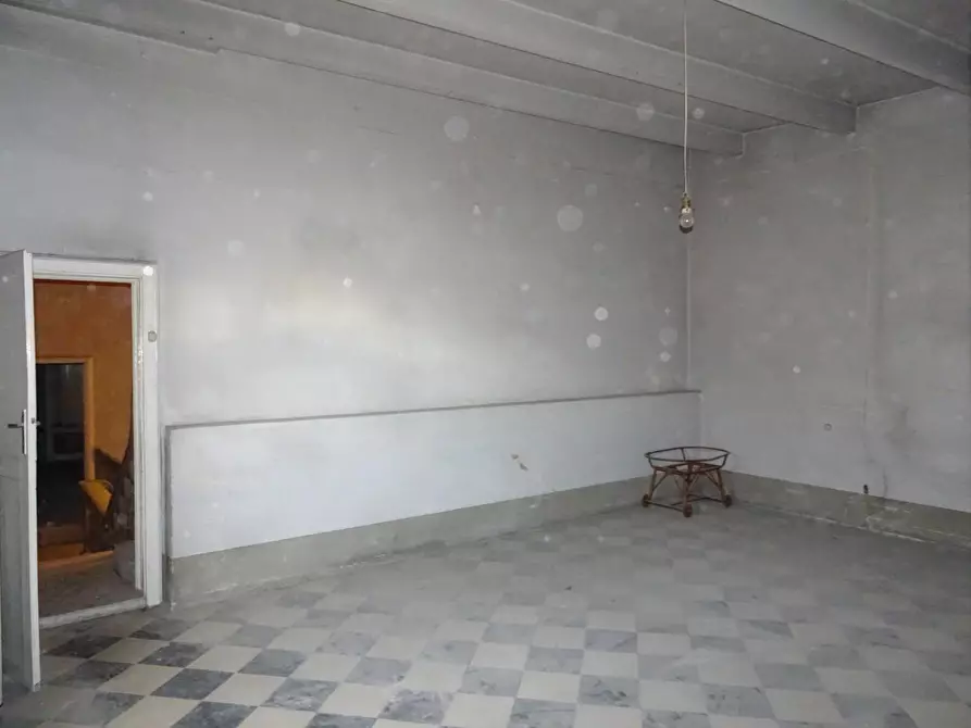 Immagine 13 di Palazzo in vendita  a Pontedera