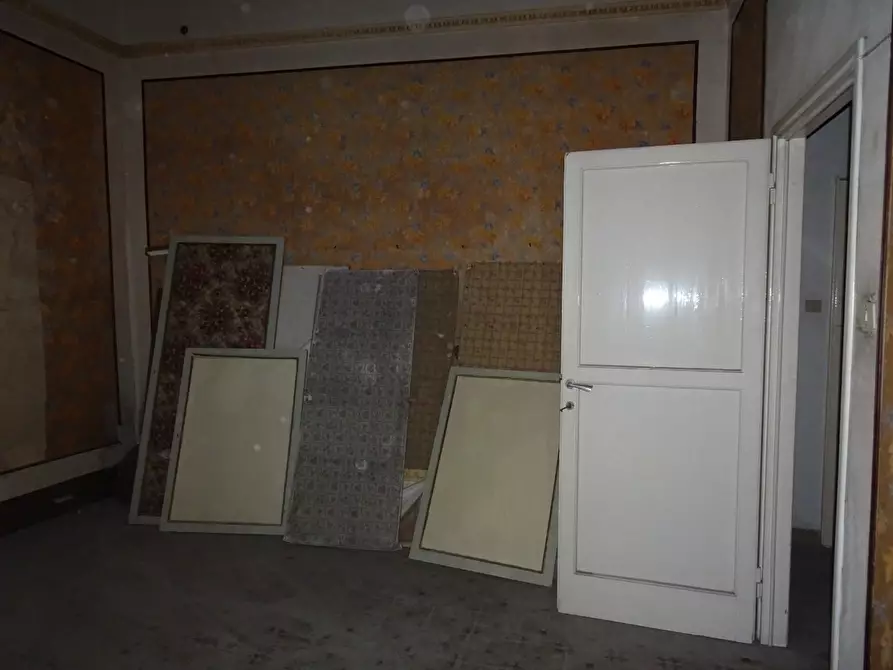 Immagine 4 di Palazzo in vendita  a Pontedera