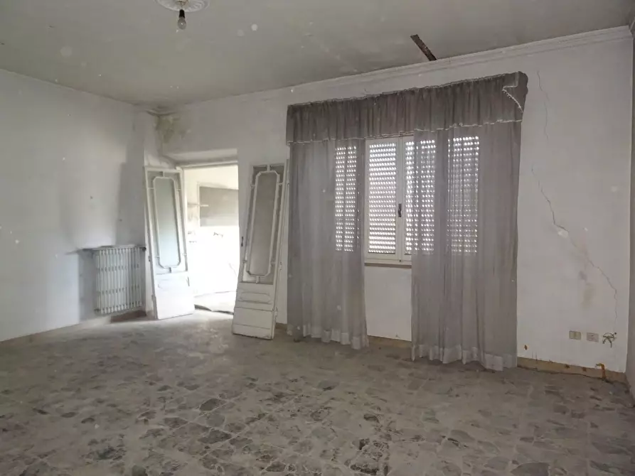 Immagine 6 di Palazzo in vendita  a Pontedera