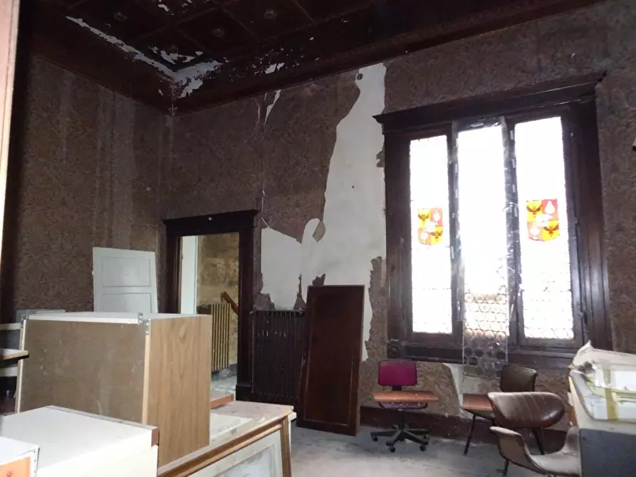Immagine 17 di Palazzo in vendita  a Pontedera