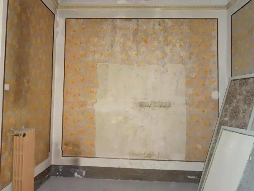 Immagine 5 di Palazzo in vendita  a Pontedera