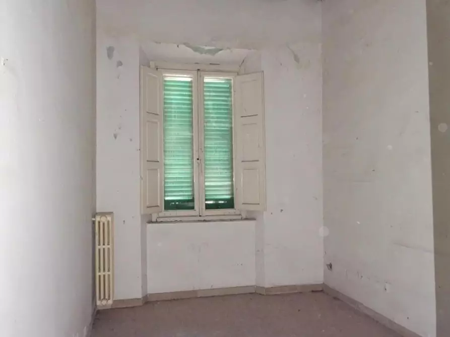 Immagine 22 di Palazzo in vendita  a Pontedera