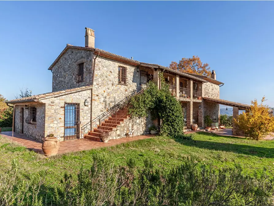 Immagine 17 di Casa colonica in vendita  a Orvieto
