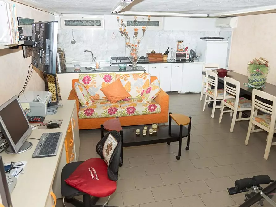 Immagine 16 di Casa indipendente in vendita  a Massa