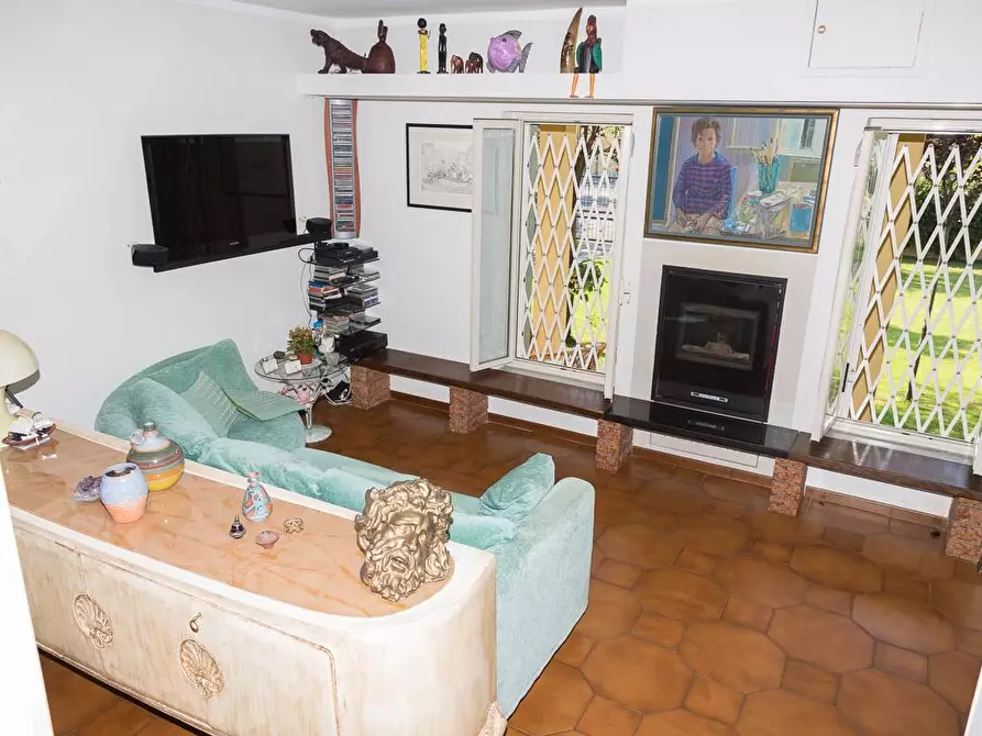 Immagine 9 di Casa indipendente in vendita  a Massa