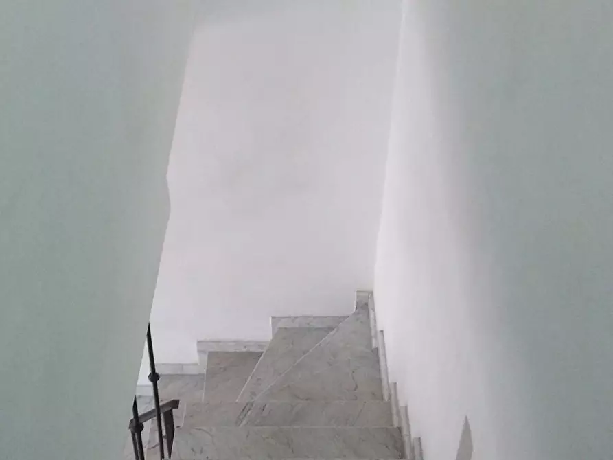 Immagine 14 di Villetta a schiera in vendita  a Massa