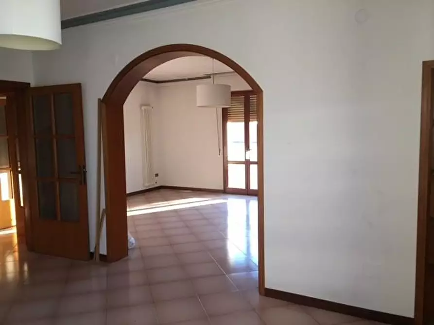 Immagine 4 di Villa in vendita  a Cascina